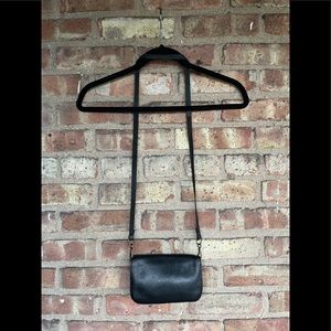 Perl Mini Leather Crossbody🖤